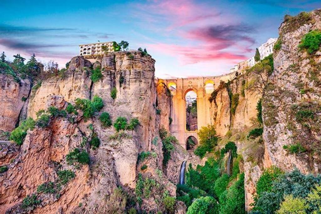 Casa La Puerta De Ronda Apartman Cuevas del Becerro Kültér fotó